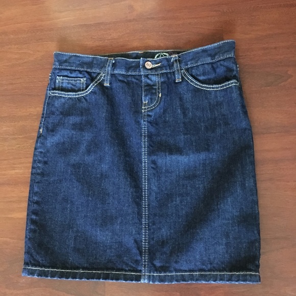 GAP Dresses & Skirts - GAP jean skirt - new without tags